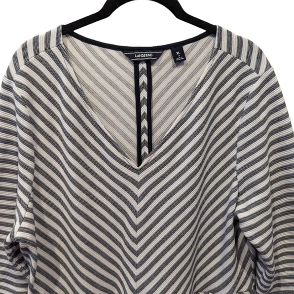 Lands' End Grey & White Diagonal Stripe Chevron Heavyweight Plus Size Dress (18) - Picture 4 of 6